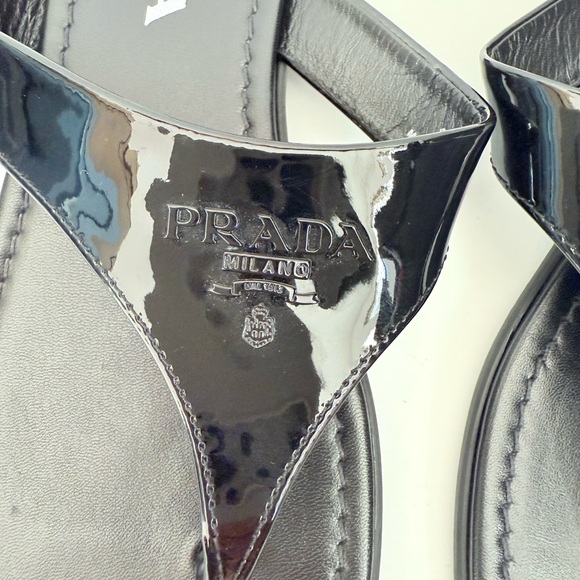 Prada Black Patent Leather logo embellished Flip flop thong flat sandals EU 39 - Picture 7 of 8
